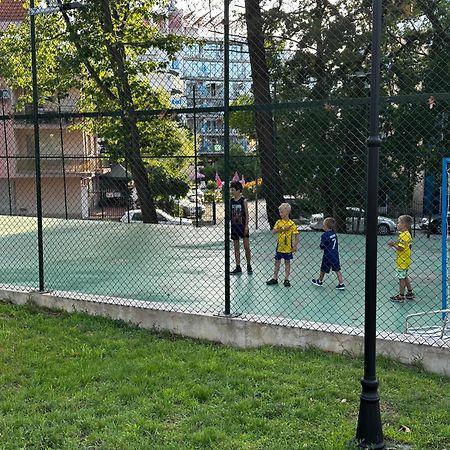 Queen Nelly Park キテン エクステリア 写真