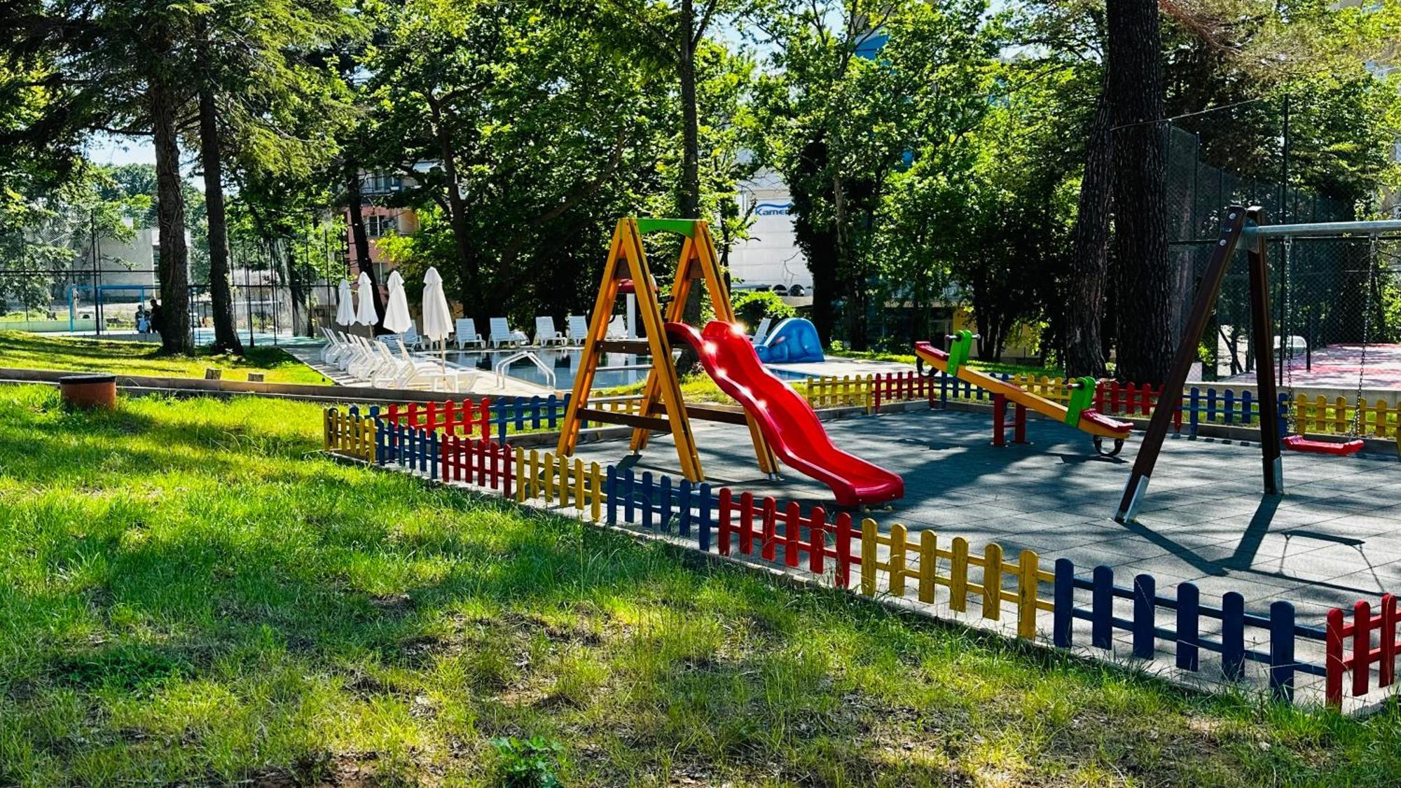 Queen Nelly Park キテン エクステリア 写真